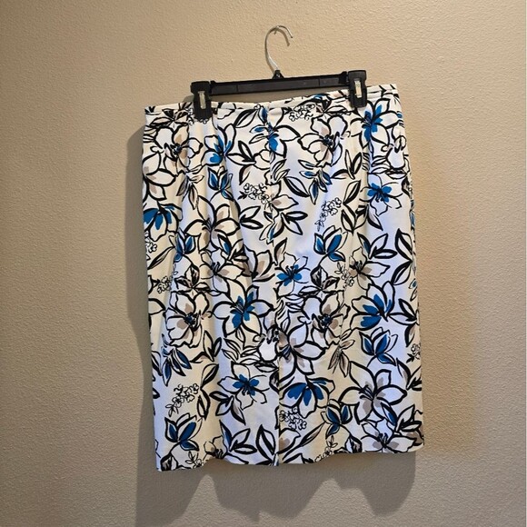 Calvin Klein Elegant Floral Pencil Skirt with Blue Accents Sz 12 - Picture 2 of 3